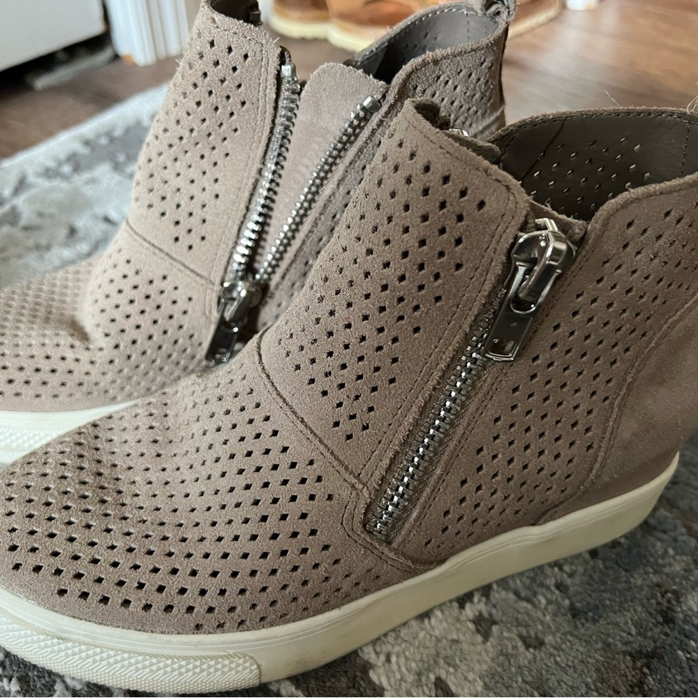 Steve Madden Booties Size 5.5 - image 1